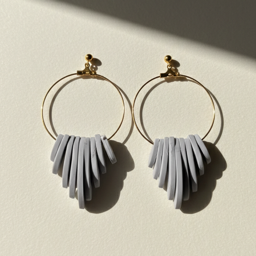 Boucle d'oreille fait main _ France _ Auvergne _ Acier inoxydable_Pendant_Créole_Fleur_Bleu_Gris