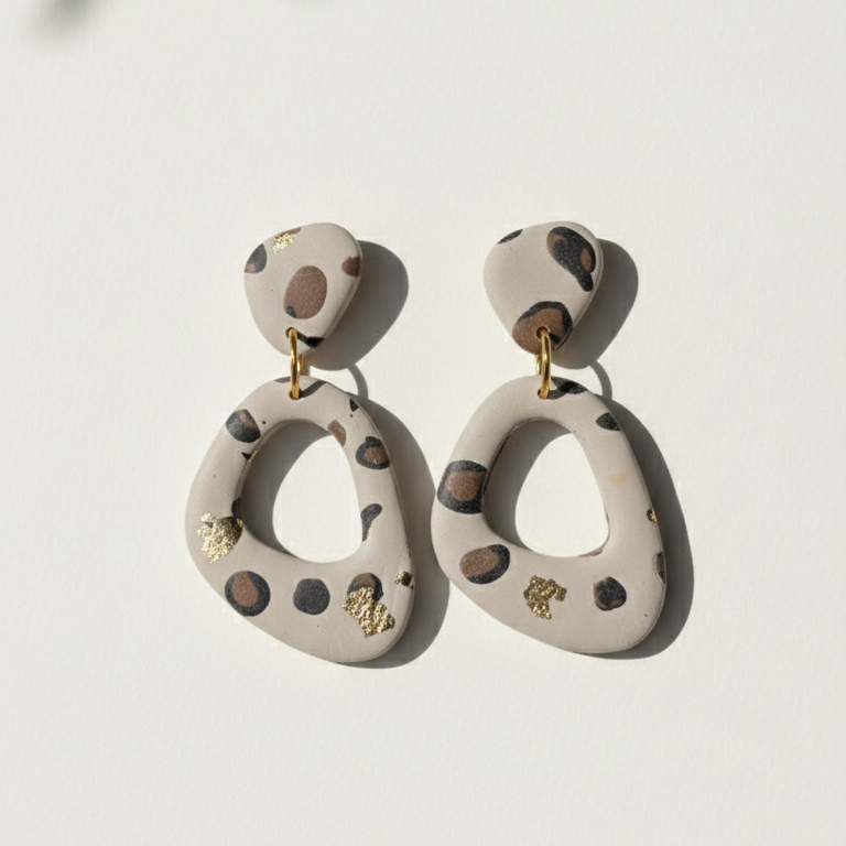 Boucle d'oreille fait main _ France _ Auvergne _ Acier inoxydable_Pendant_Leopard_Dorée