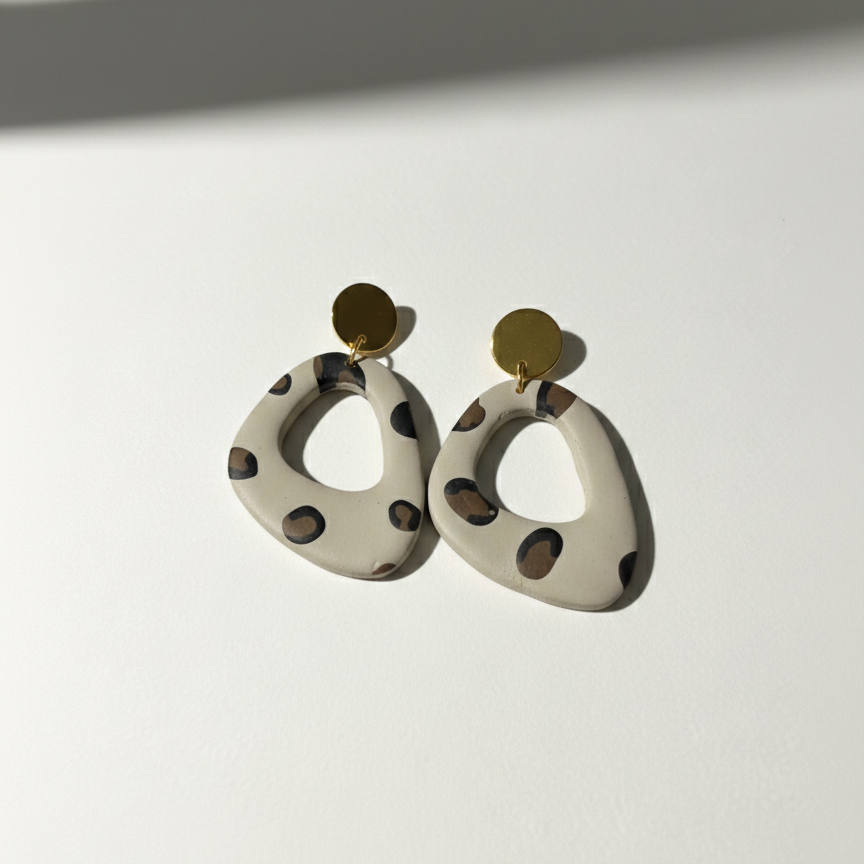 Boucle d'oreille fait main _ France _ Auvergne _ Acier inoxydable_Pendant_Leopard_Dorée