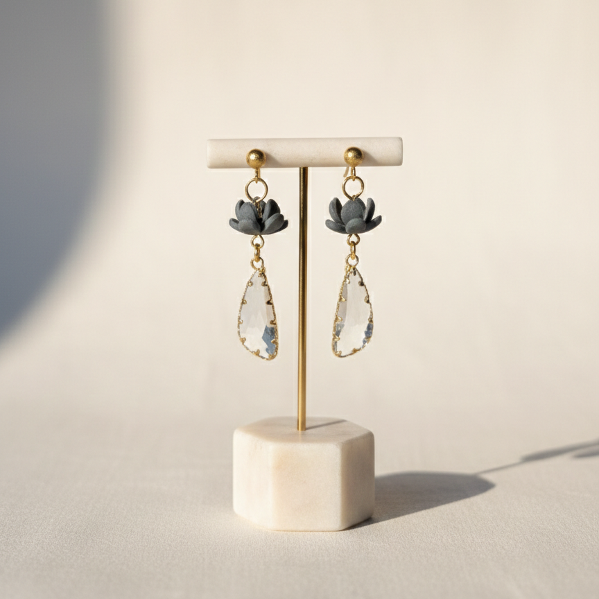 Boucle d'oreille fait main _ France _ Auvergne _ Acier inoxydable_Pendant_Fleur_Bleu Gris