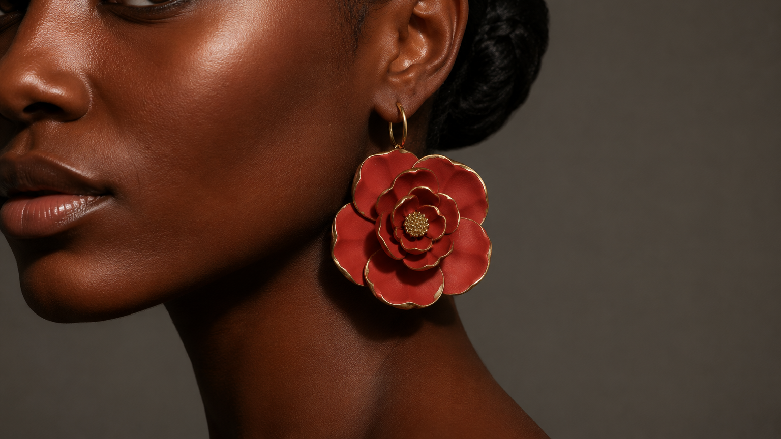 Boucles d'oreille Éternelle Maison Bloom Bijoux rouge doré fleur acier inoxydable